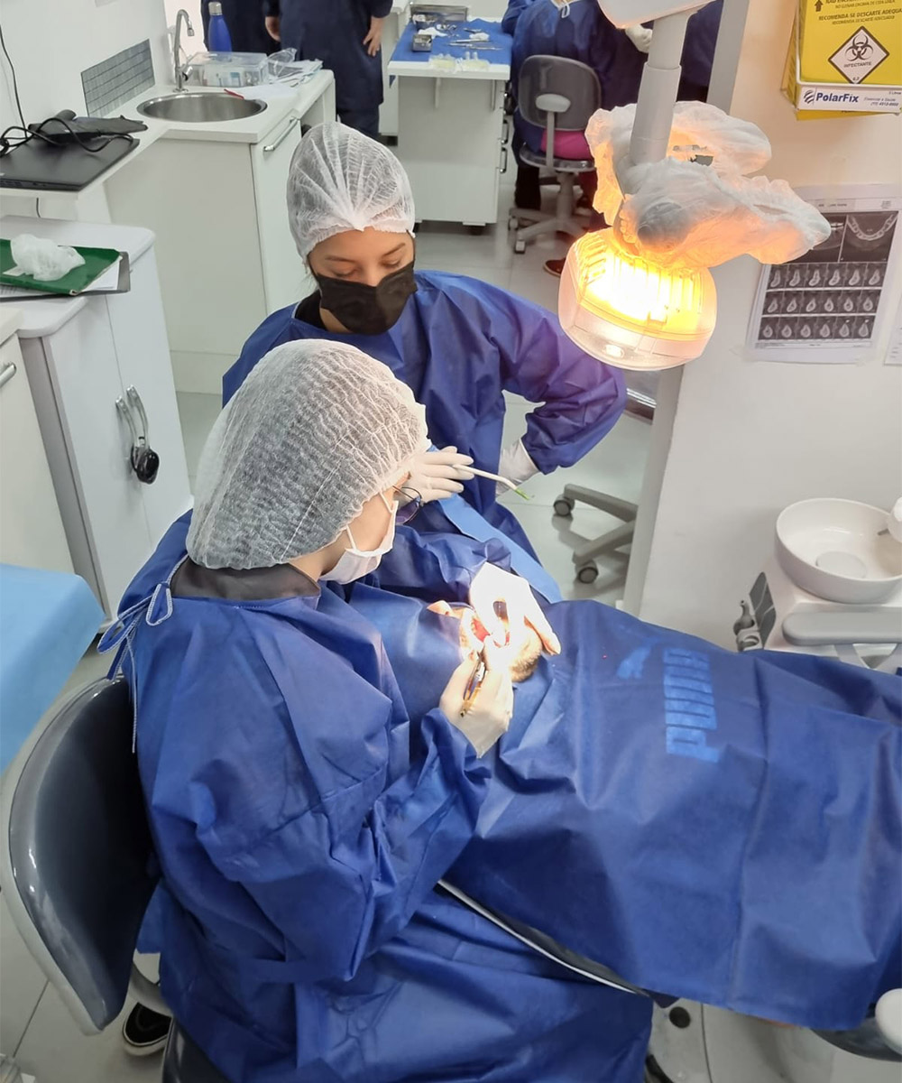 abo-santo-andre-especializacoes-implantodontia_0000_a752f6ee-fa57-4076-a023-a397bef9c657_0001_c818e7c8-213d-4d7e-afd0-a4