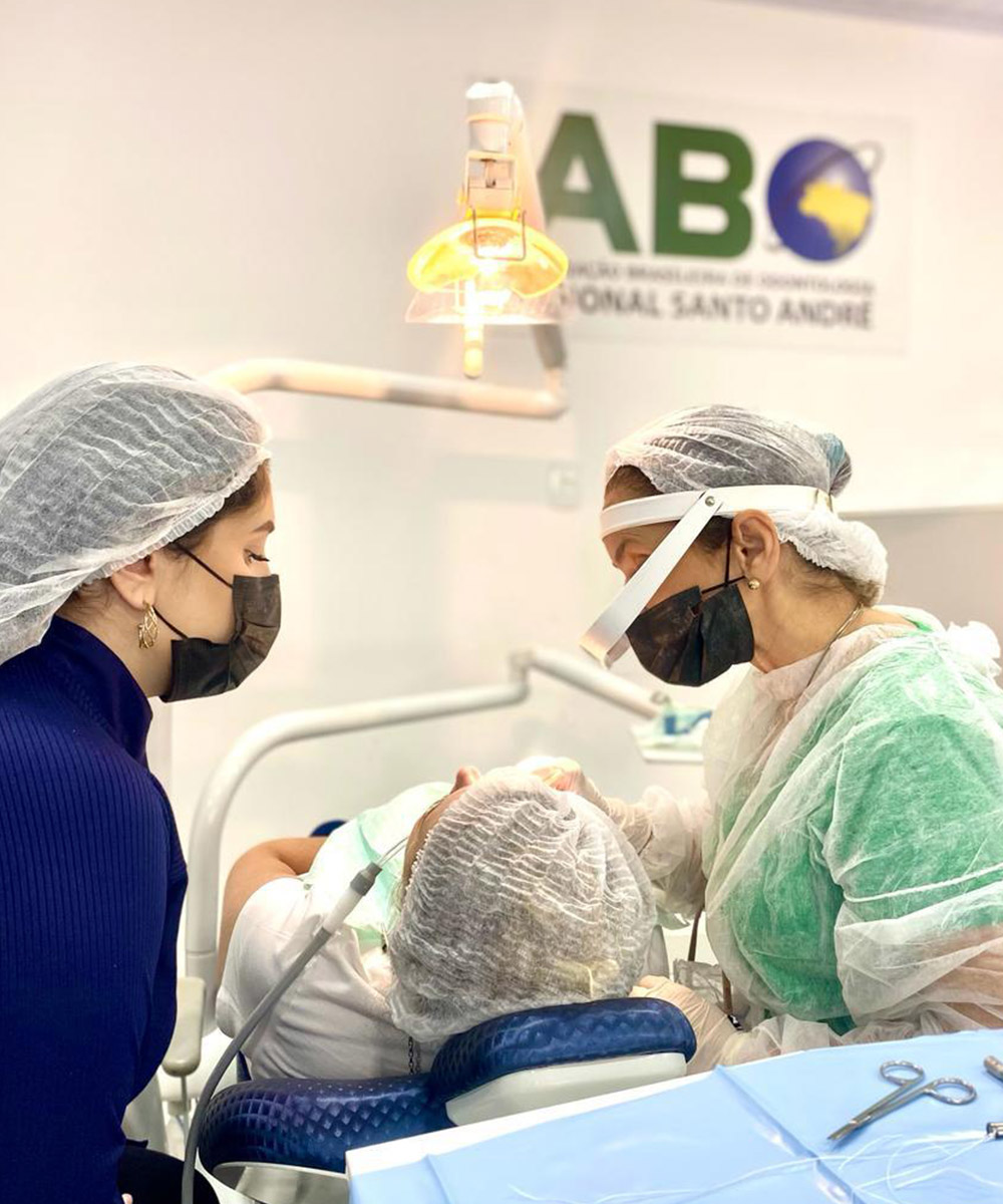 abo-santo-andre-especializacoes-implantodontia_0000_a752f6ee-fa57-4076-a023-a397bef9c657_0002_2551a243-b441-4510-b999-4b