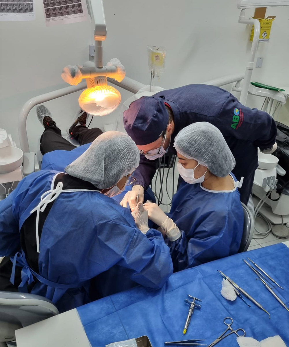 abo-santo-andre-especializacoes-implantondontia_0006_0ff2ecaa-dc05-4f53-a130-208609988c3f